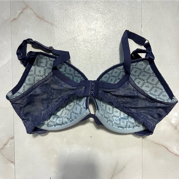 Victoria’s Secret Lace Underwire Bra in Navy Blue 36D - Picture 2 of 3